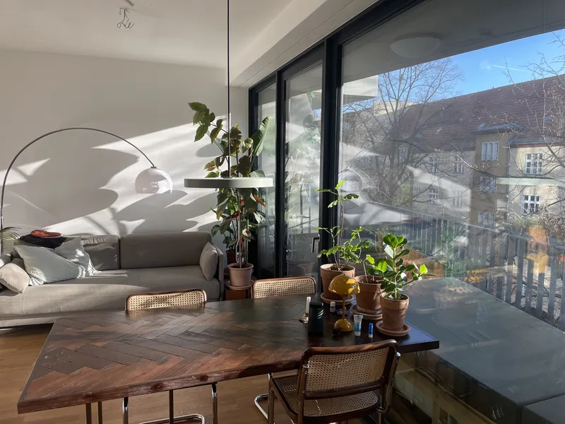 Unbefristet: 1.5-Zimmer Wohnung mit Balkon im 3. OG in Alt-Treptow / NK — photo 1